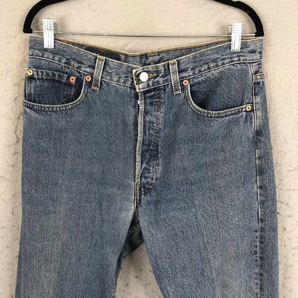 VTG Levis 501 Jeans Men 34x30 Blue Light Wash Straight  Button Fly USA 90s Y2K - Picture 3 of 16